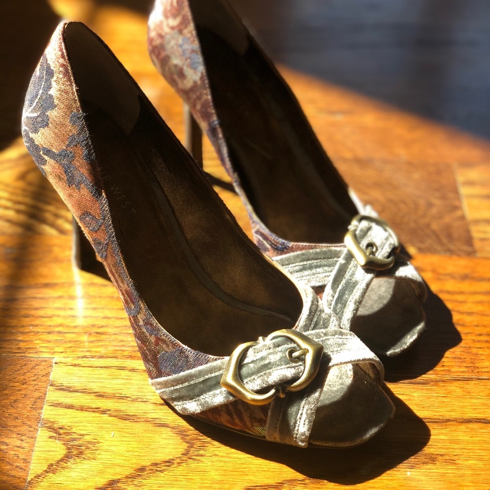 Floral patterned heels